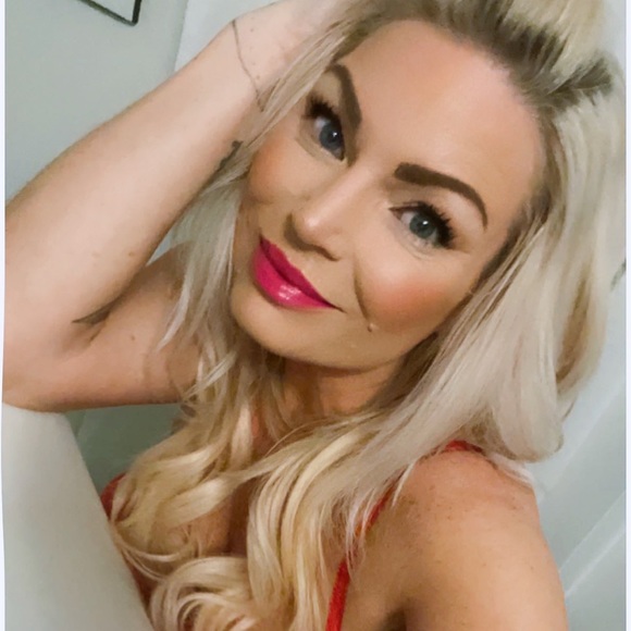 Meet your Posher, Nicole - Picture 4 of 7